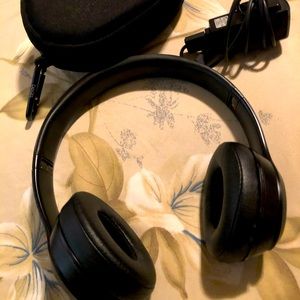 Beats wireless headphones